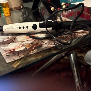 Revlon Dual-Tone Styling Iron